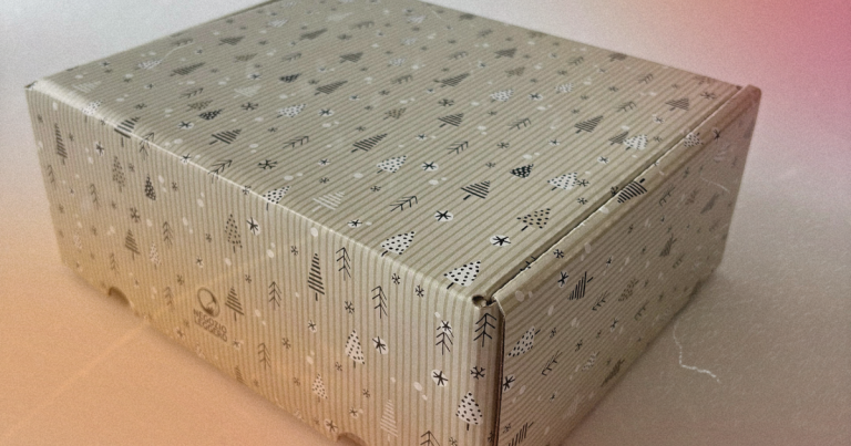Packaging natalizio personalizzato per aziende